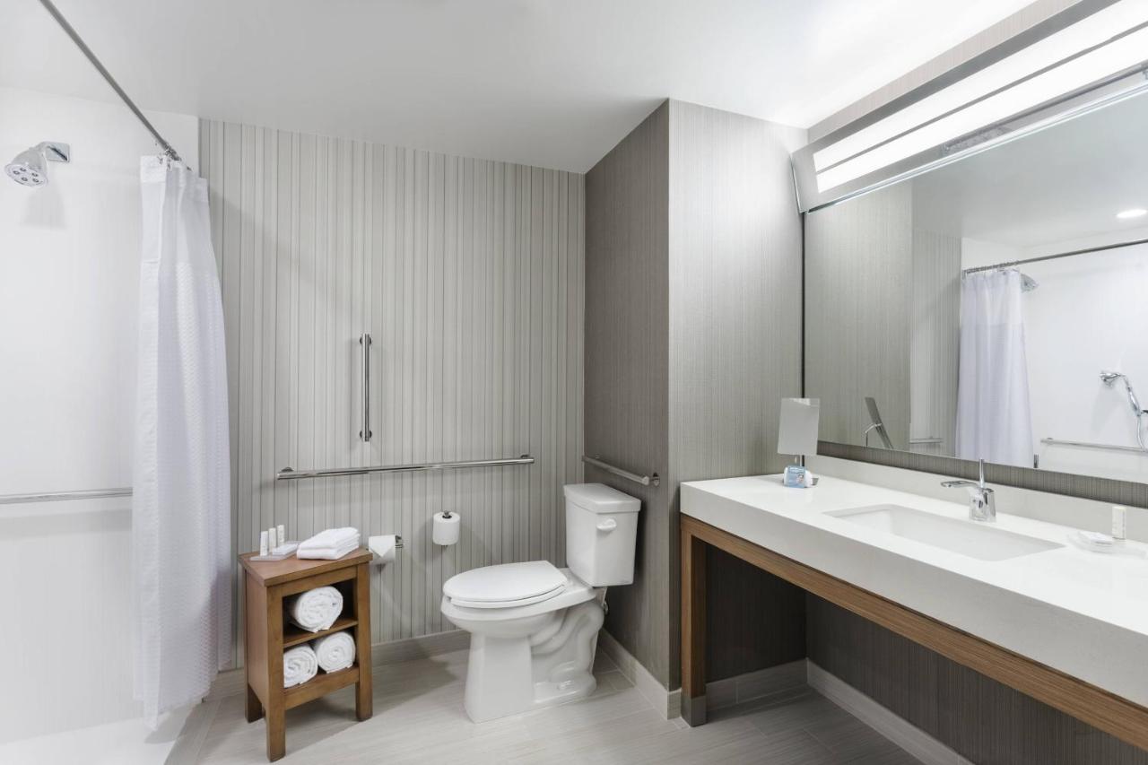 King Room with Sofa Bed at Courtyard by Marriott Ruston