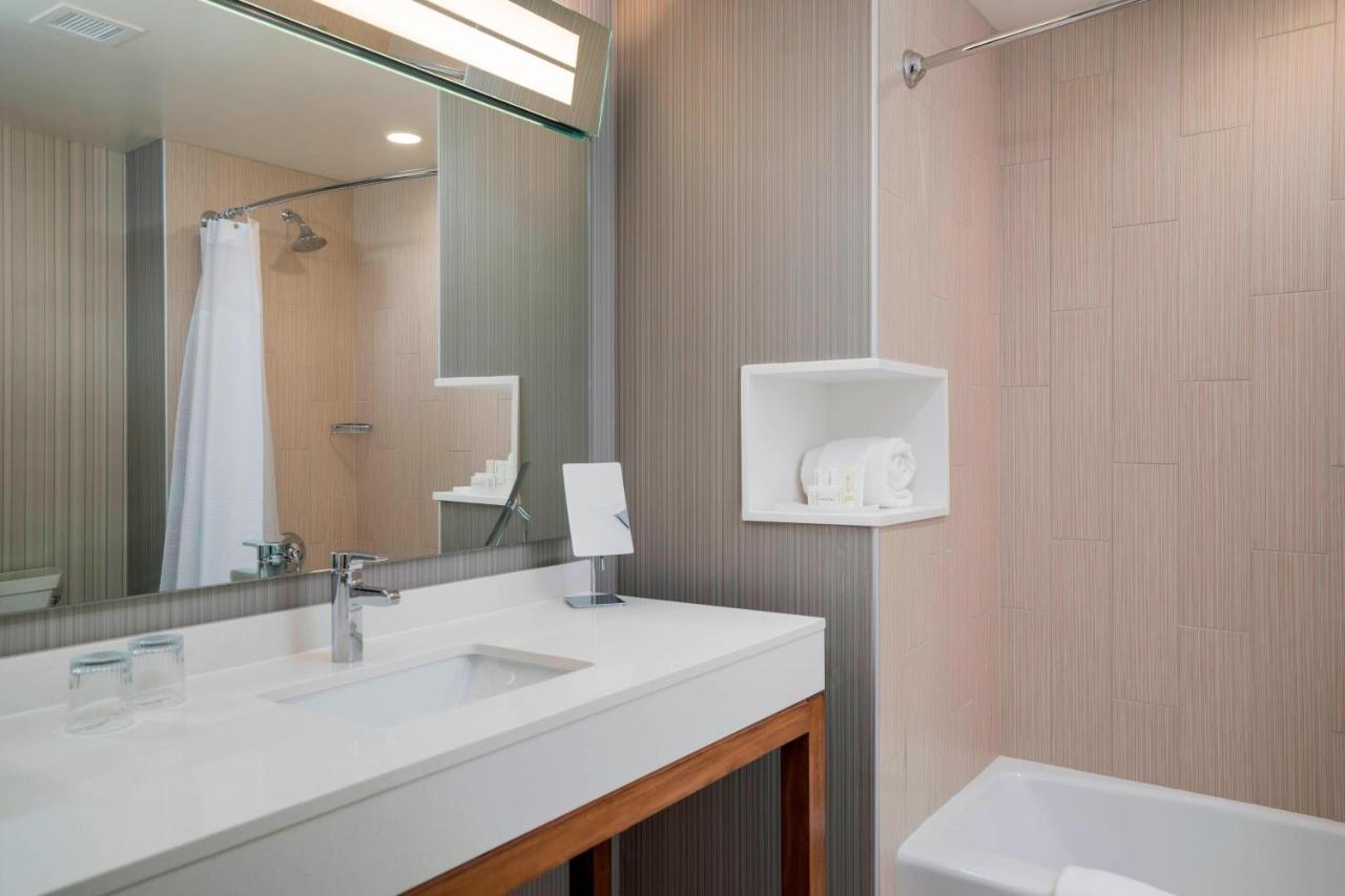  | Courtyard by Marriott Niagara Falls USA