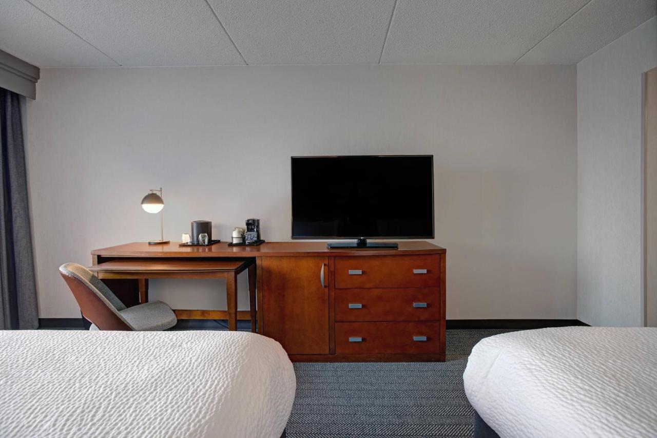 Room with Two Double Beds at Courtyard Chicago Elmhurst/Oakbrook Area