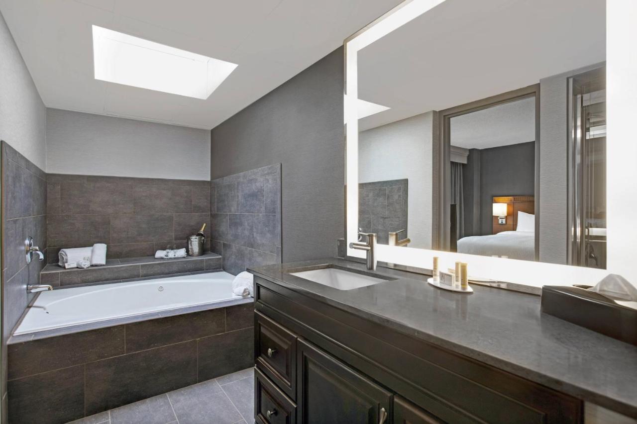 | Courtyard Chicago Elmhurst/Oakbrook Area