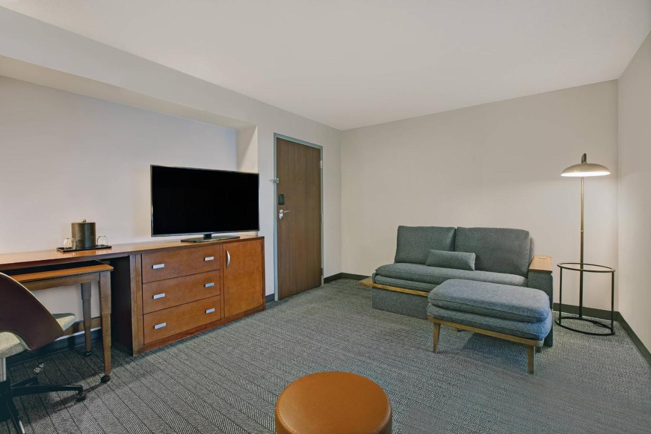 | Courtyard Chicago Elmhurst/Oakbrook Area