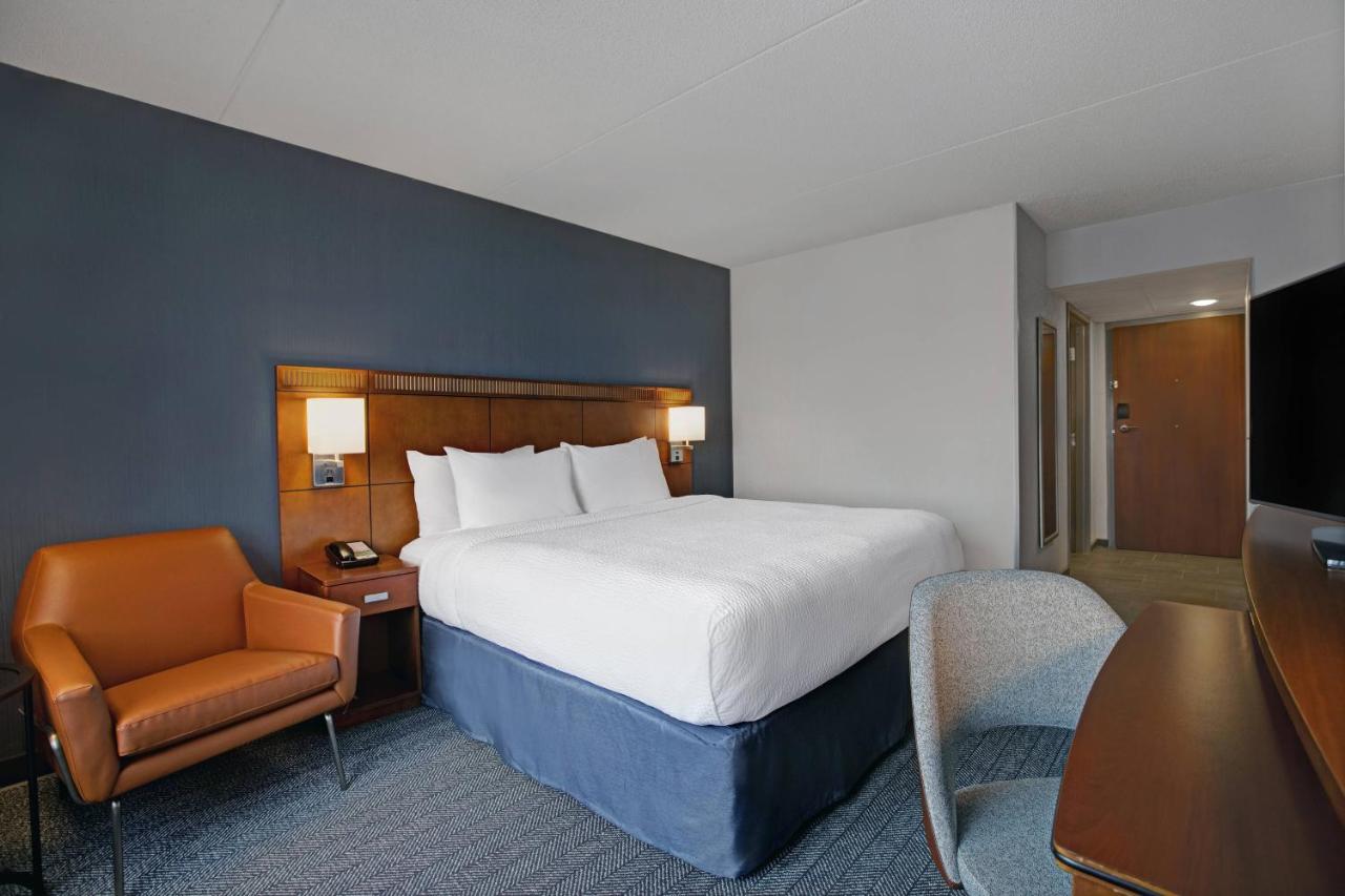  | Courtyard Chicago Elmhurst/Oakbrook Area