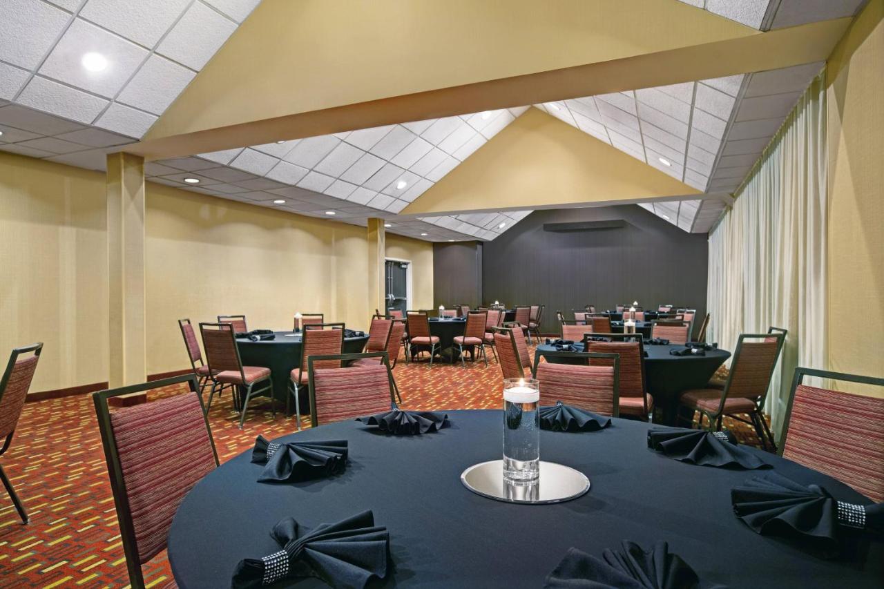| Courtyard Chicago Elmhurst/Oakbrook Area
