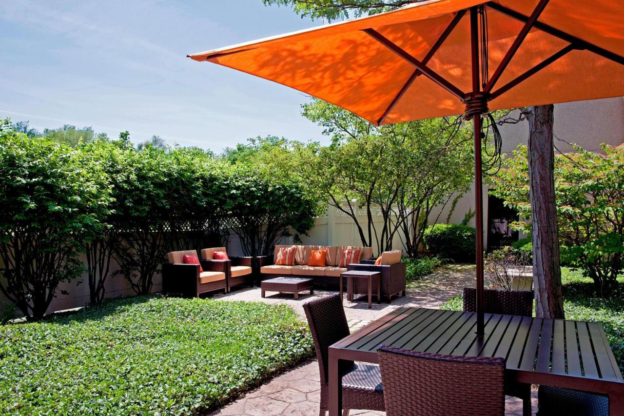 | Courtyard Chicago Elmhurst/Oakbrook Area