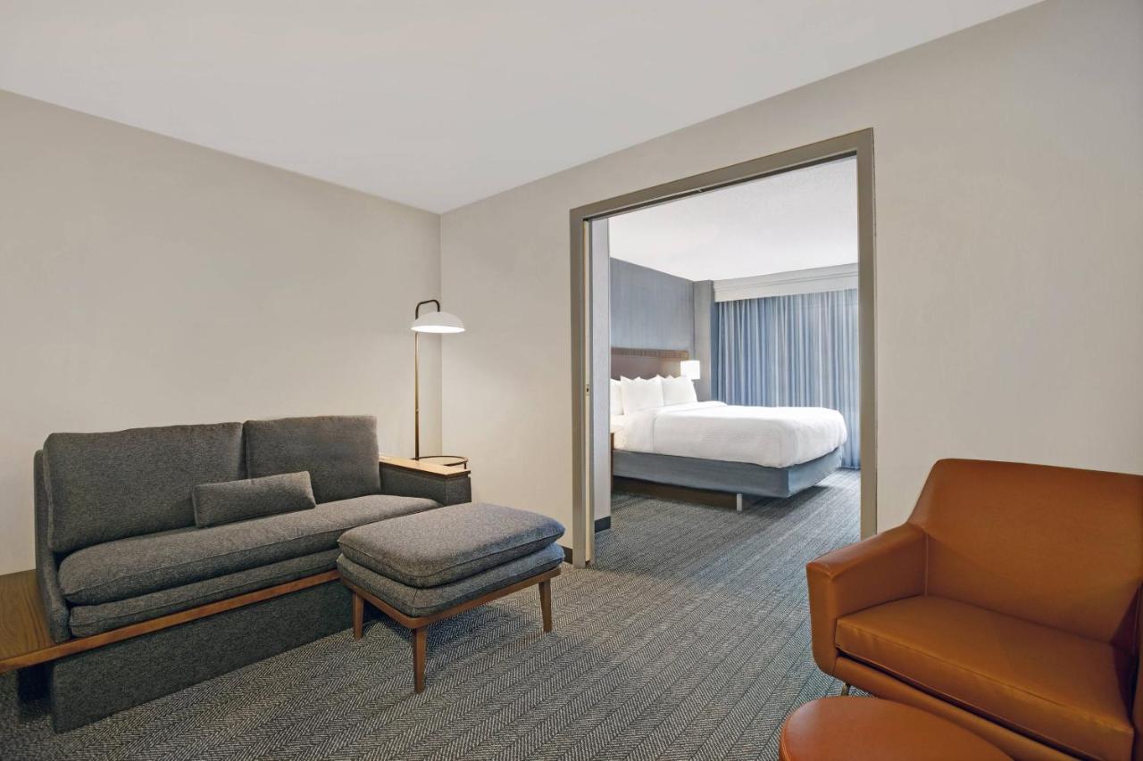 | Courtyard Chicago Elmhurst/Oakbrook Area