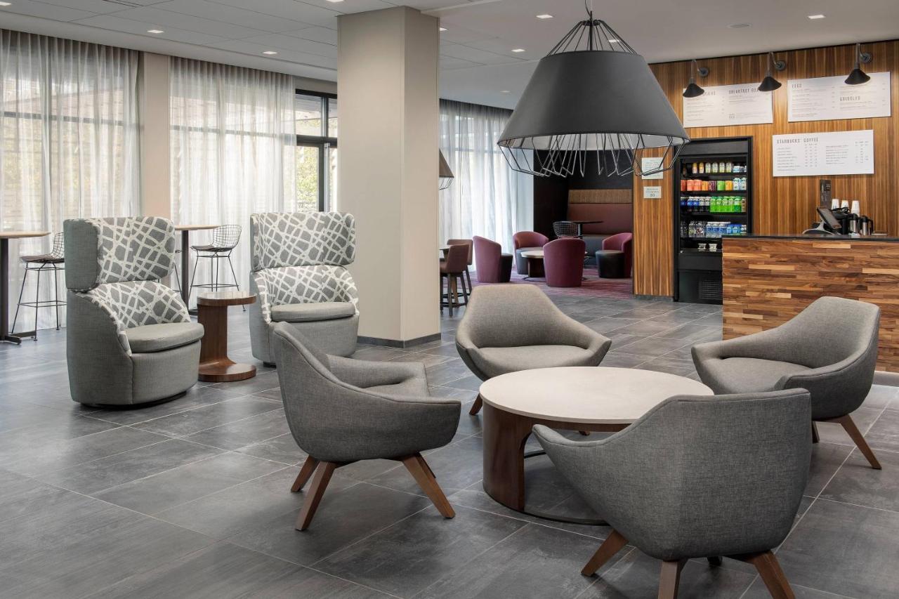 | Courtyard Portland East
