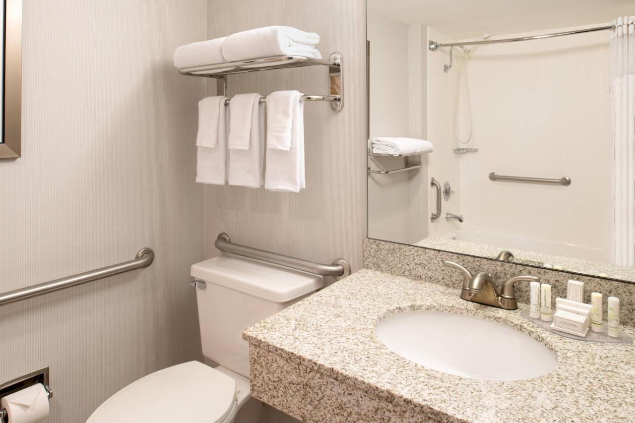  | Courtyard by Marriott Portland Airport