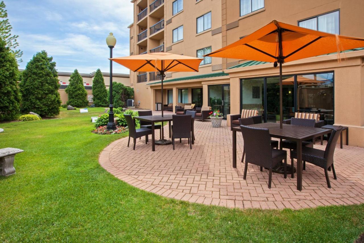 | Courtyard Chicago Midway Airport