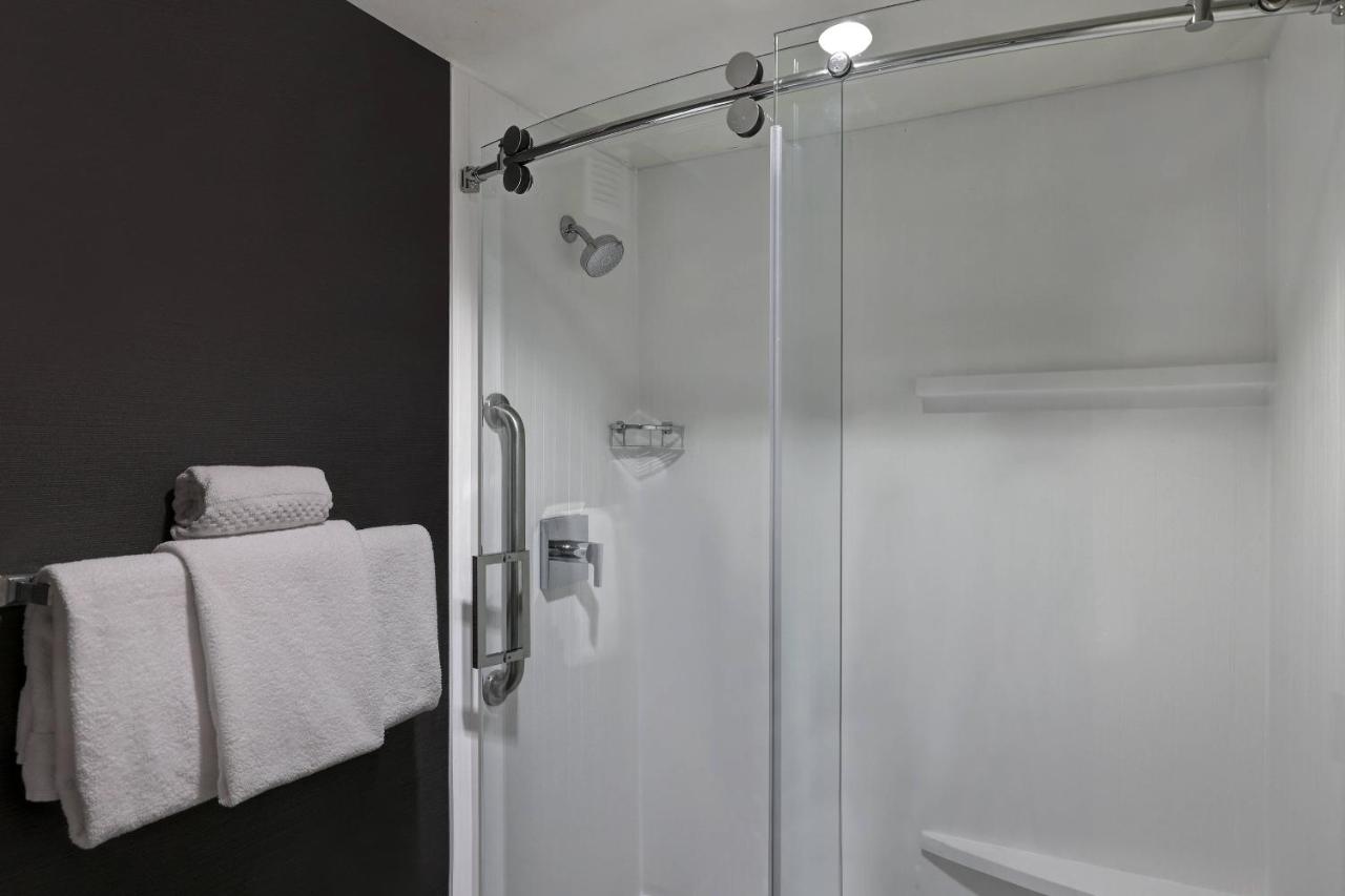 | Courtyard by Marriott Portland Southeast/Clackamas