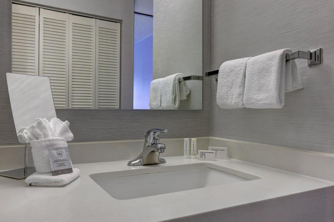 | Courtyard by Marriott Portland Southeast/Clackamas