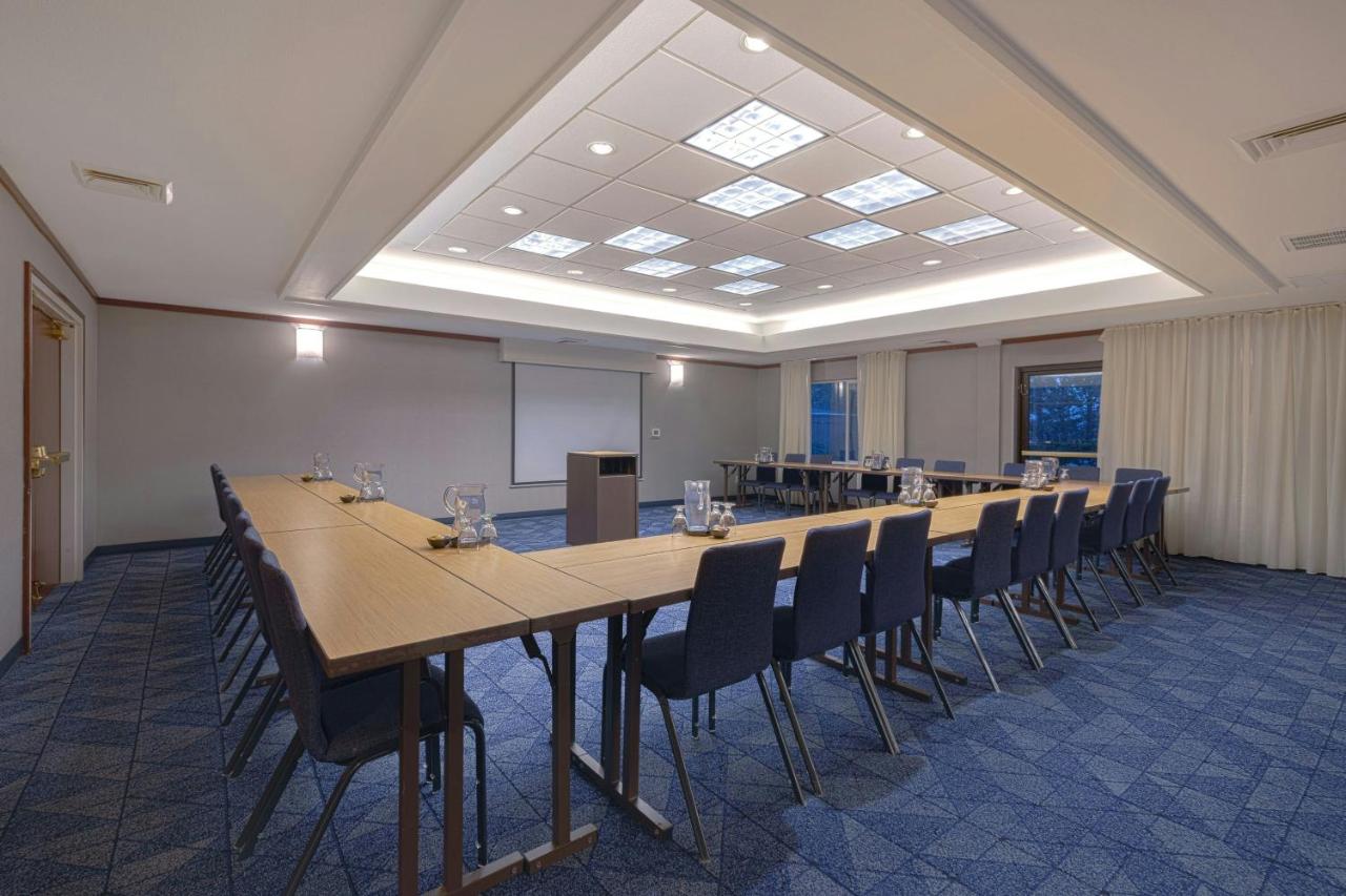 | Courtyard by Marriott Portland Southeast/Clackamas