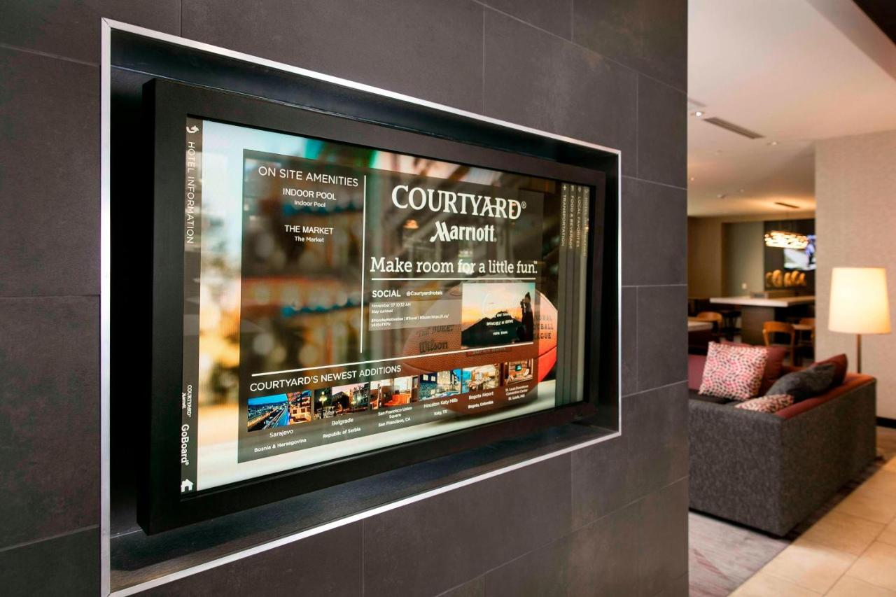 | Courtyard Indianapolis Downtown