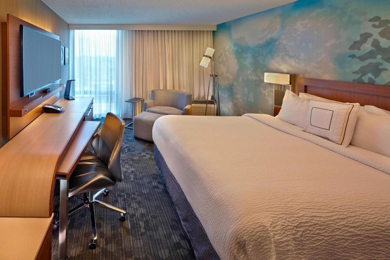 King Room at Courtyard by Marriott Philadelphia City Avenue