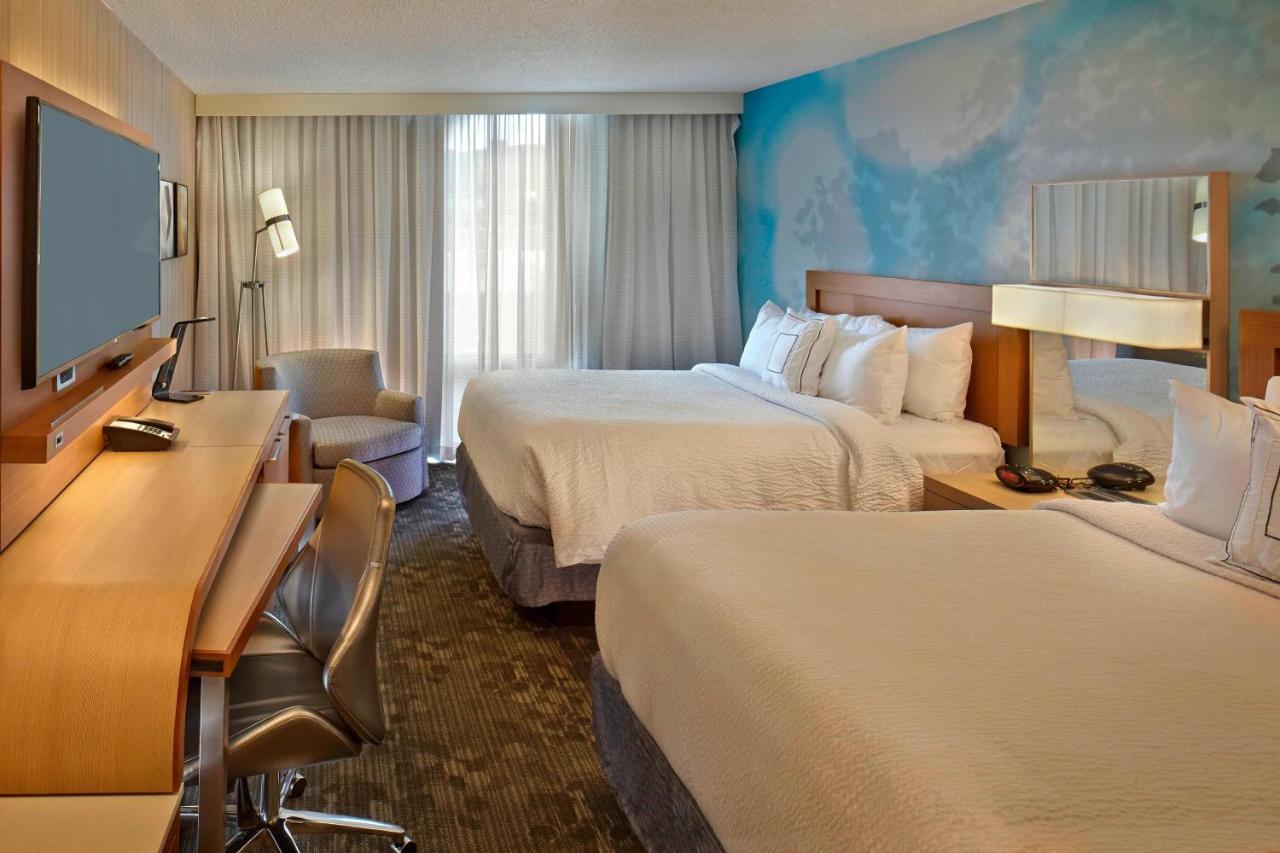 Queen Room with Two Queen Beds at Courtyard by Marriott Philadelphia City Avenue