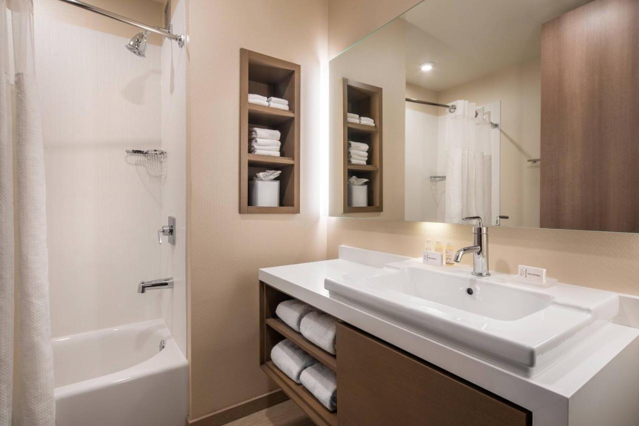 | Courtyard by Marriott Phoenix Downtown