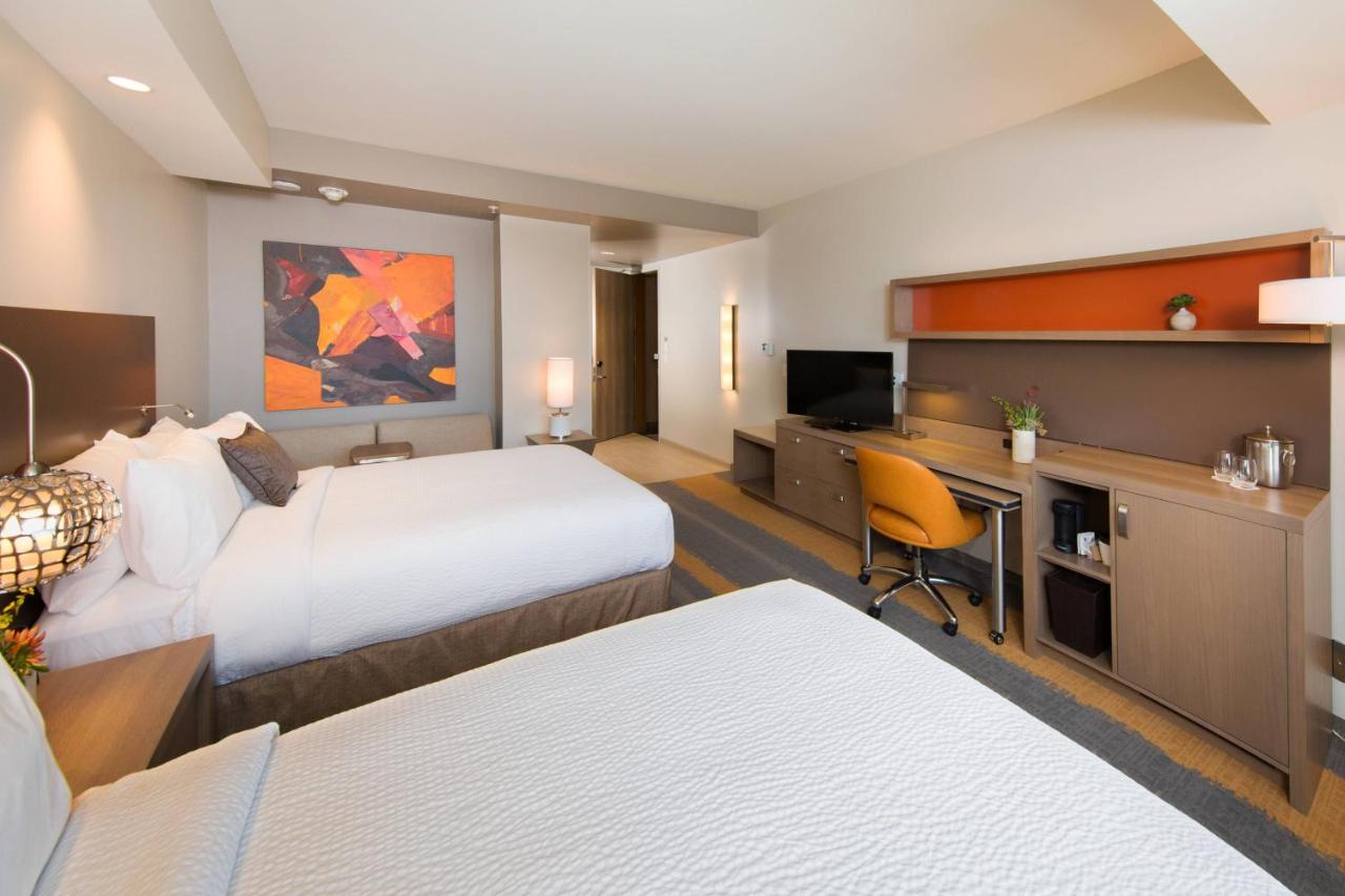 | Courtyard by Marriott Phoenix Downtown