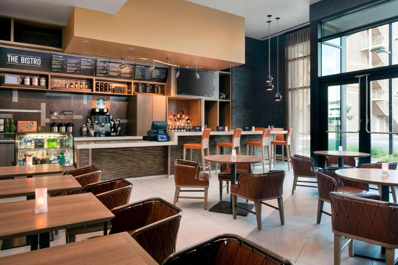 | Courtyard by Marriott Phoenix Downtown