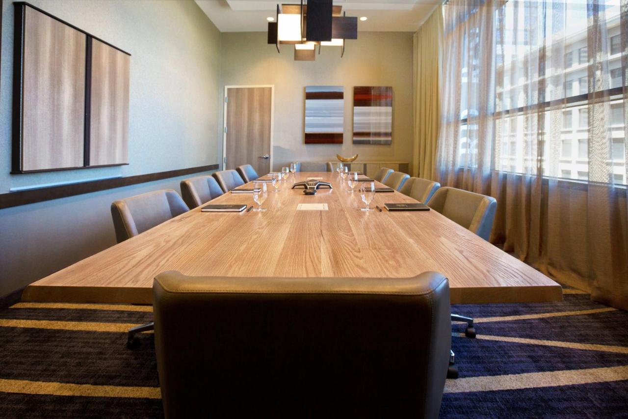 | Courtyard by Marriott Phoenix Downtown
