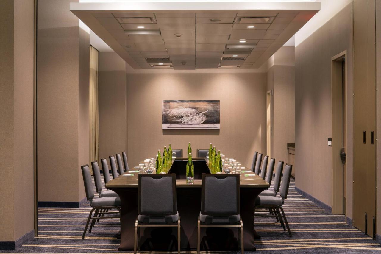 | Courtyard by Marriott Phoenix Downtown