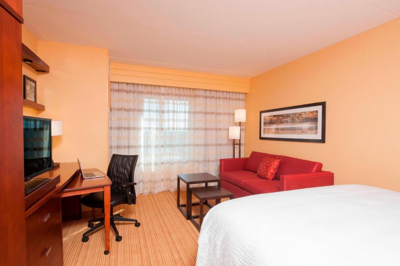 | Courtyard Peoria Downtown