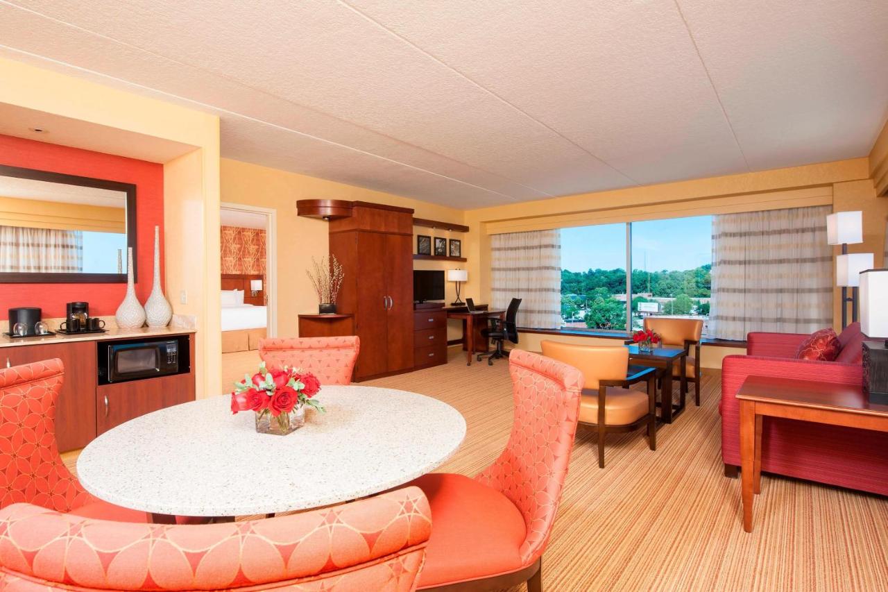 | Courtyard Peoria Downtown