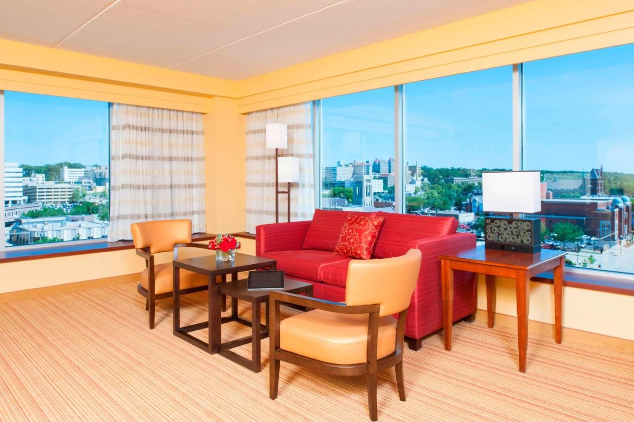 | Courtyard Peoria Downtown