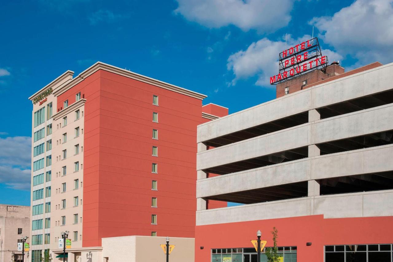 | Courtyard Peoria Downtown