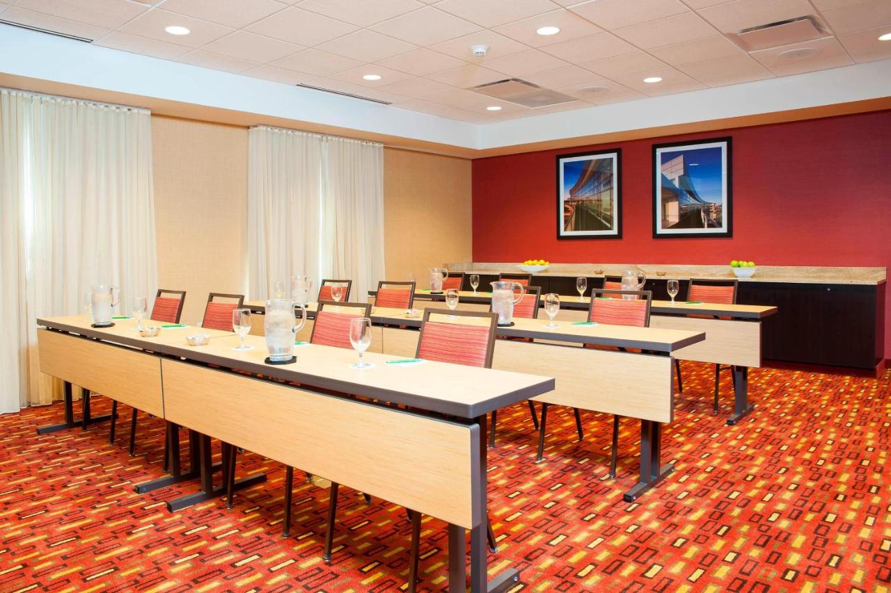 | Courtyard Peoria Downtown