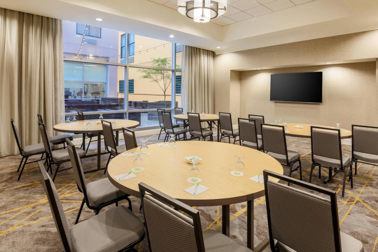 | Courtyard by Marriott Pittsburgh Downtown