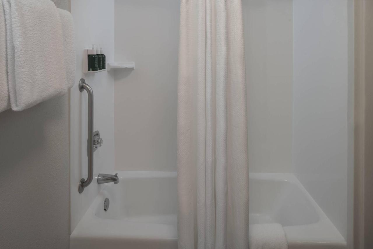  | Courtyard by Marriott Jacksonville at the Mayo Clinic Campus/Beaches
