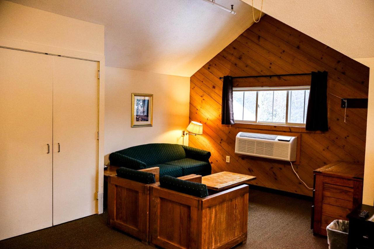 | Snowy Owl Inn