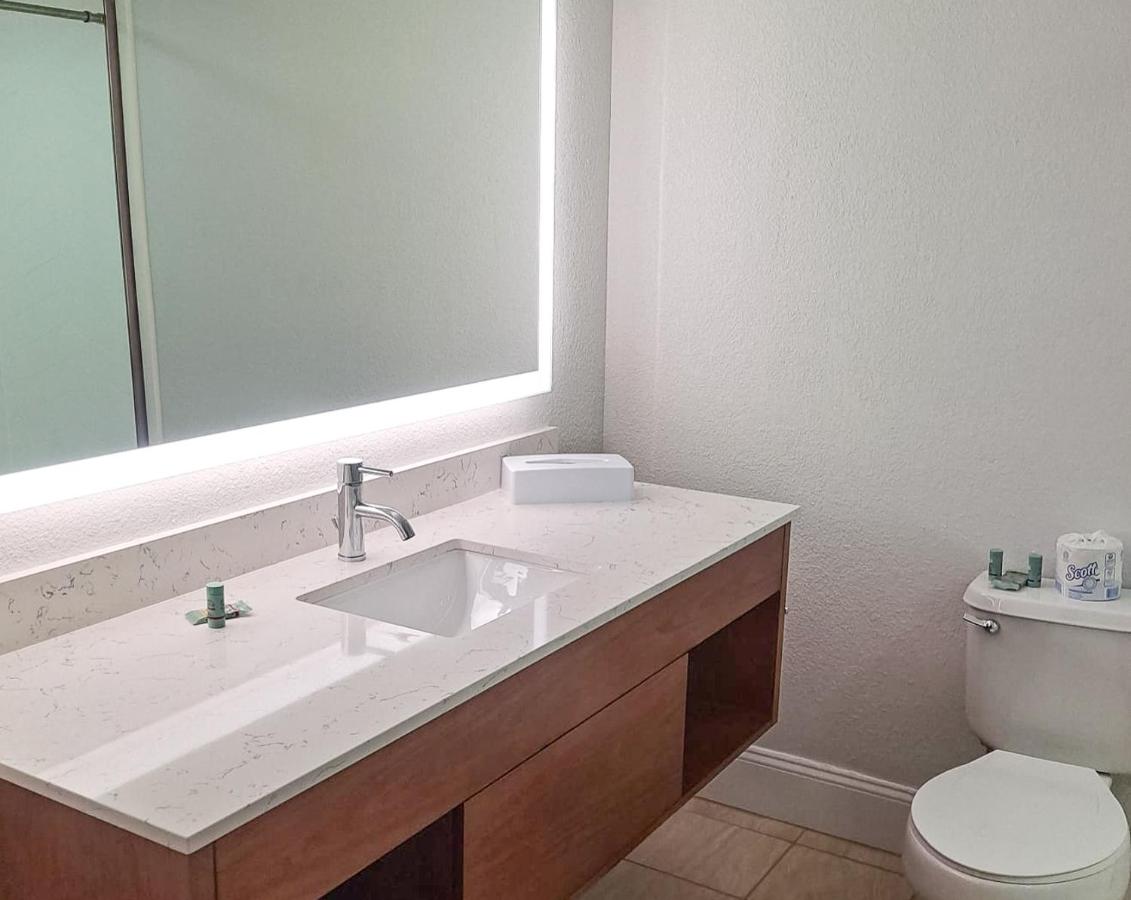 Room #5612424 at Sonesta Essential Orlando Airport