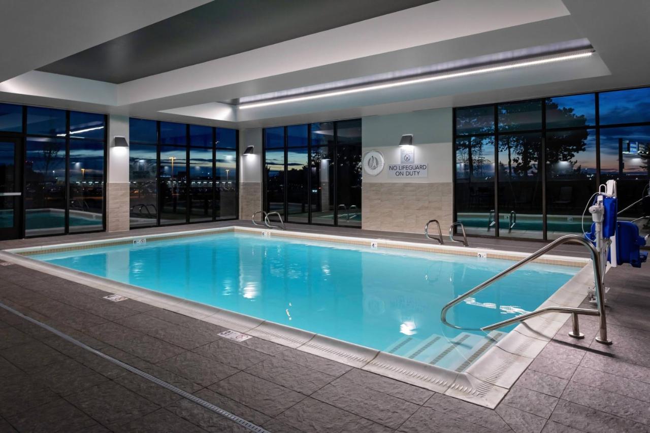 | Courtyard Pasco Tri-Cities Airport