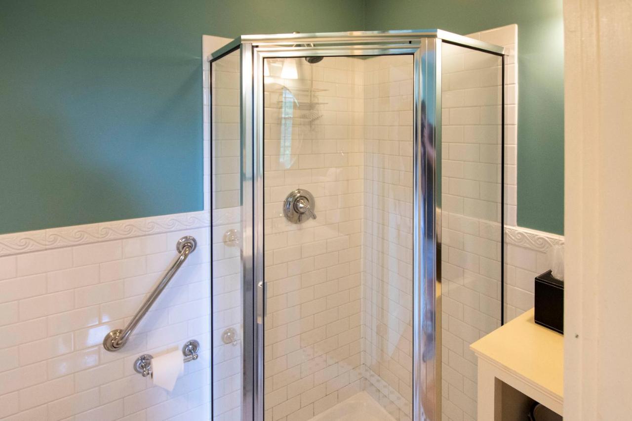 | Swift House Inn