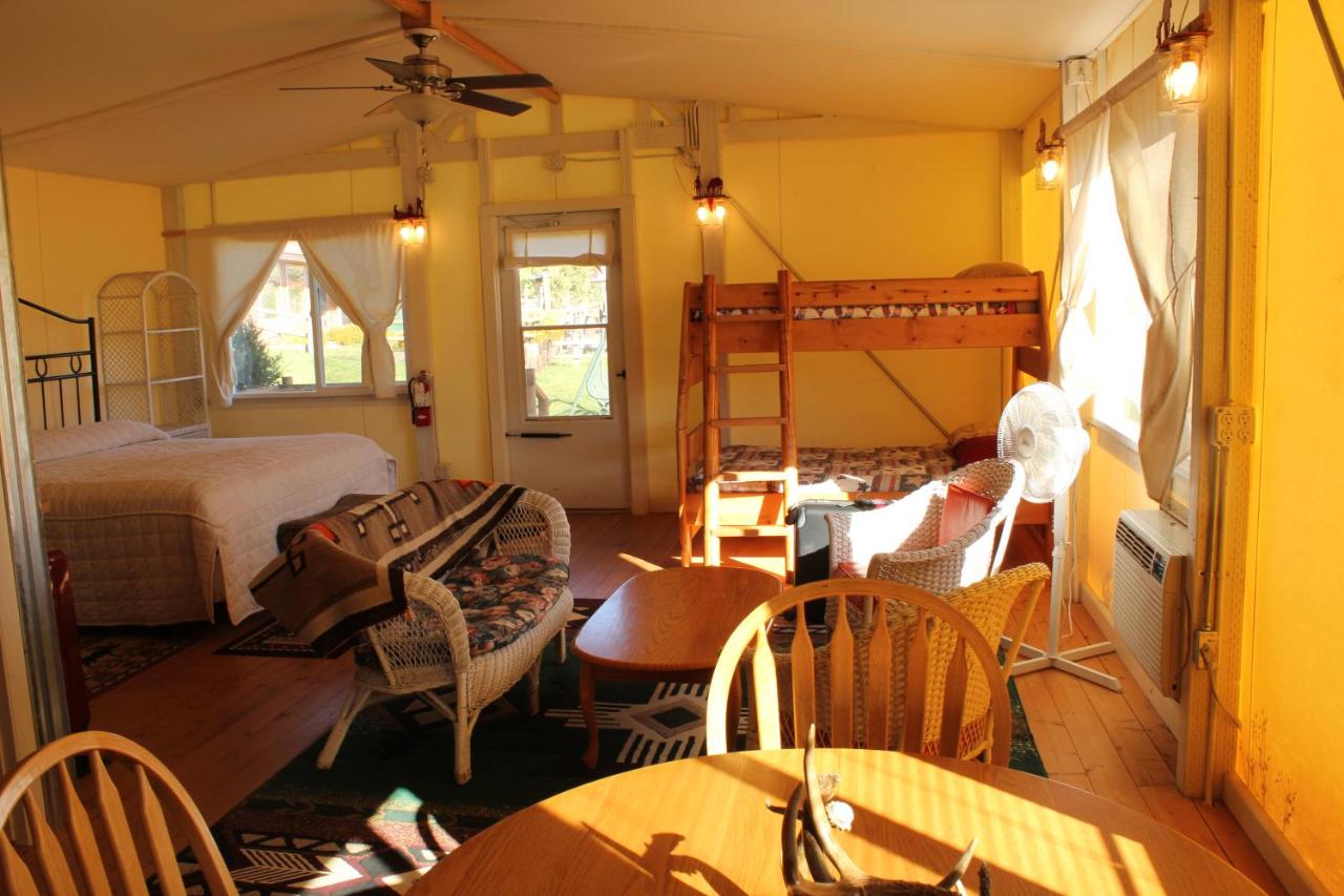 | K3 Guest Ranch