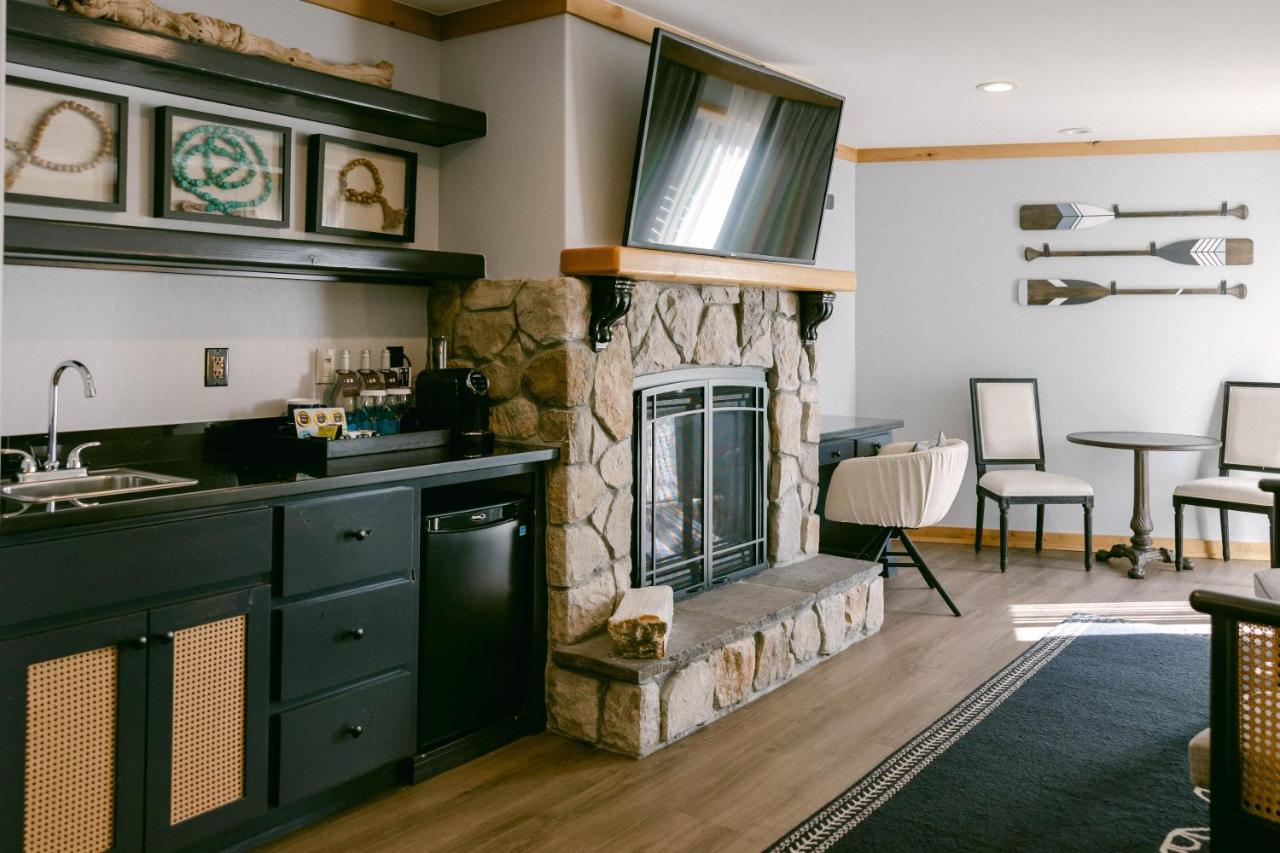 Premier Queen Room with Two Queen Beds at The Landing Resort & Spa