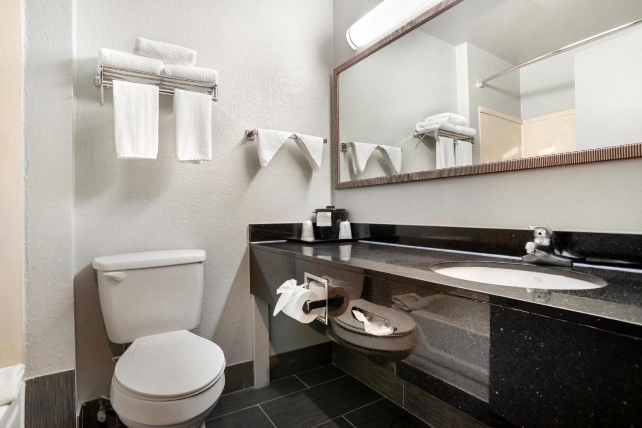 King Suite with Sofa Bed at Quality Inn & Suites Birmingham - Highway 280