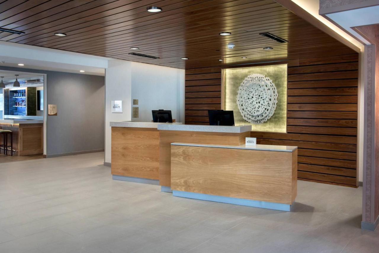 | Fairfield Inn & Suites by Marriott Williamstown