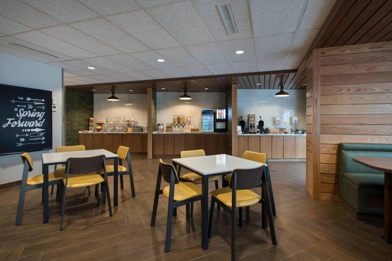 | Fairfield Inn & Suites by Marriott Williamstown