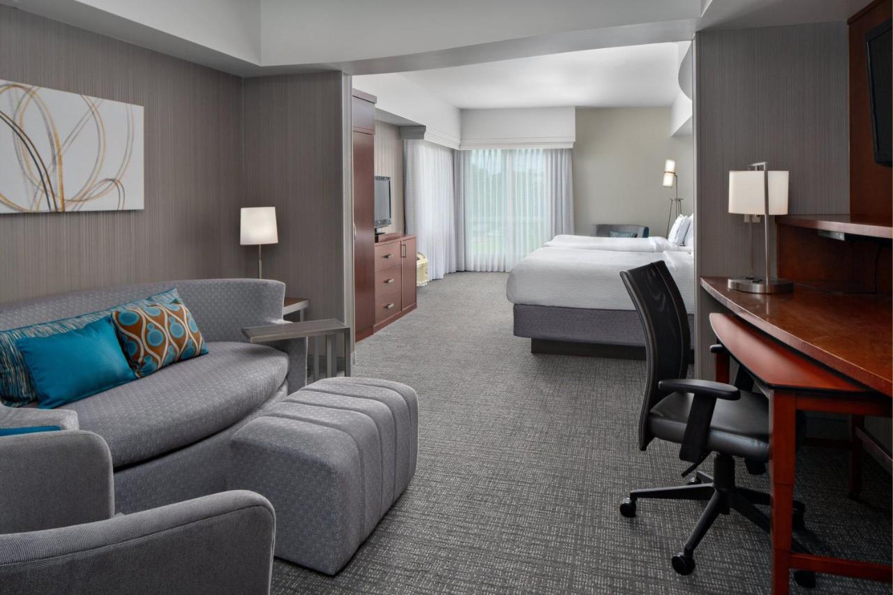 One-Bedroom Suite with Two Queen Beds and Sofa Bed at Courtyard by Marriott Raleigh North