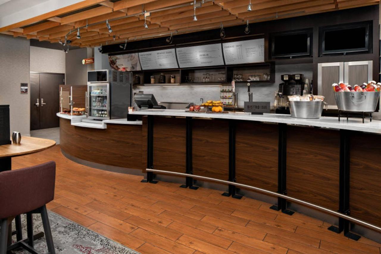 | Courtyard by Marriott Raleigh North/Triangle Town Center
