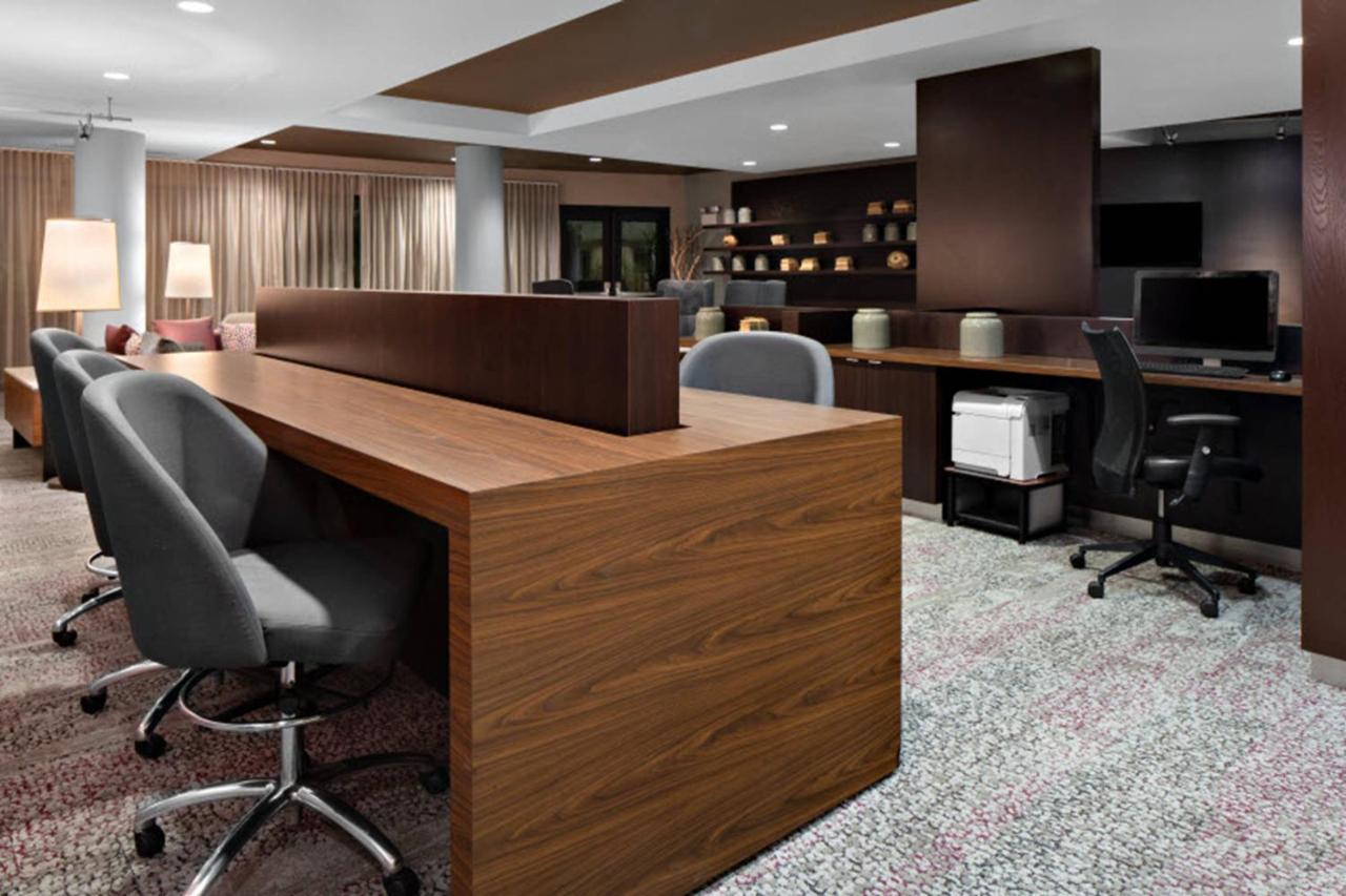 | Courtyard by Marriott Raleigh North/Triangle Town Center