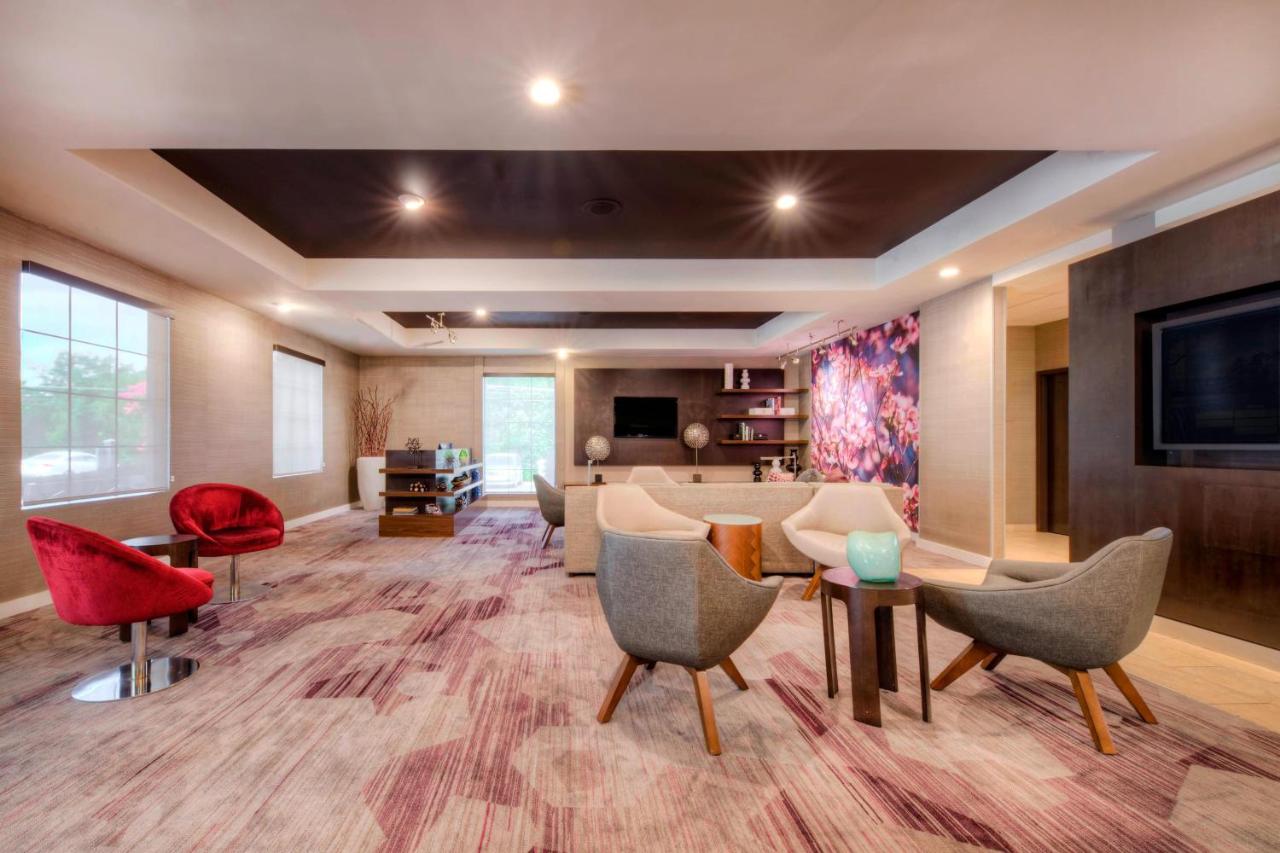 | Courtyard by Marriott Raleigh Crabtree Valley