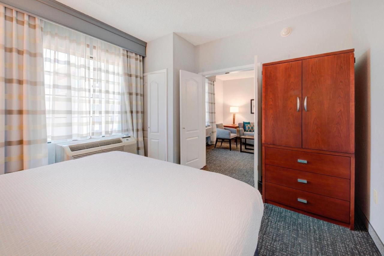 | Courtyard by Marriott Raleigh Crabtree Valley