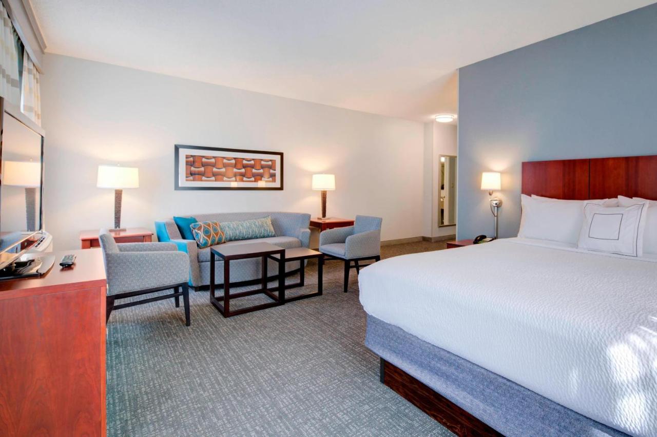 | Courtyard by Marriott Raleigh Crabtree Valley
