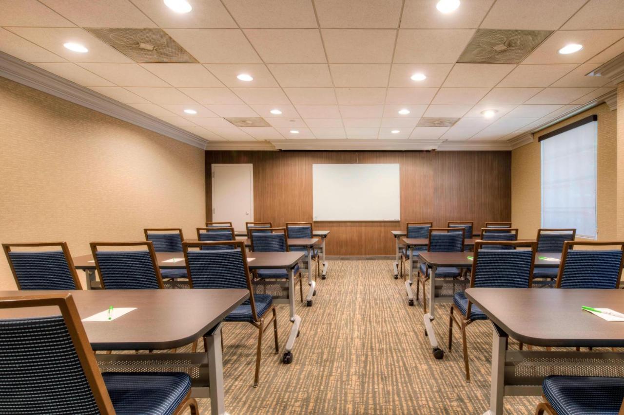 | Courtyard by Marriott Raleigh Crabtree Valley