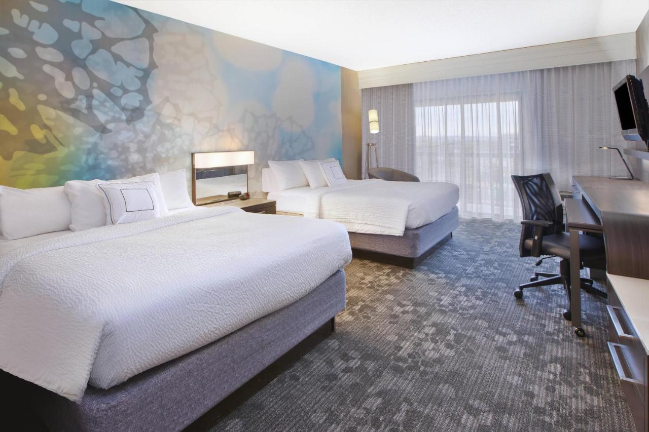 | Courtyard by Marriott Somerset