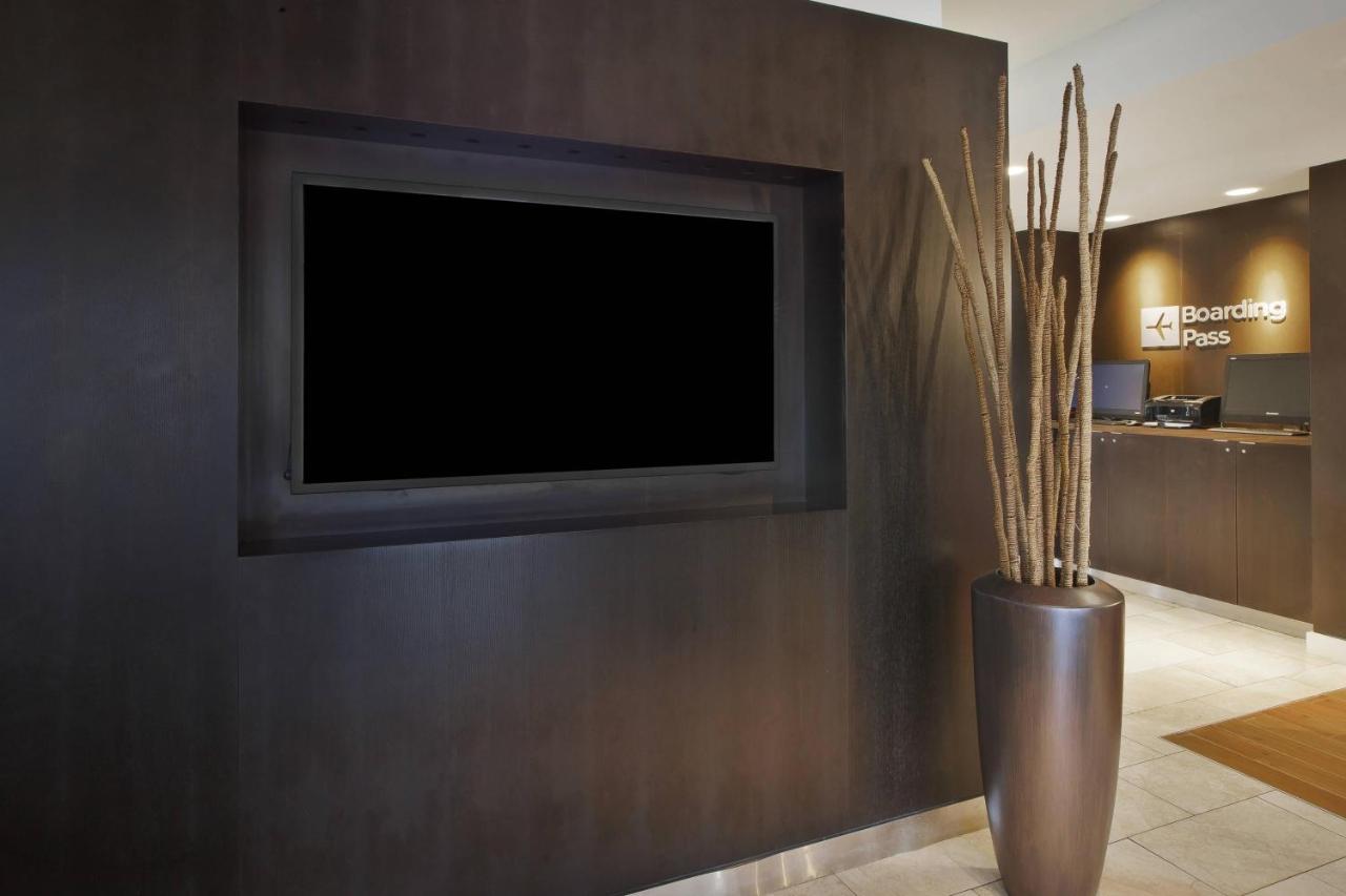 | Courtyard by Marriott Somerset