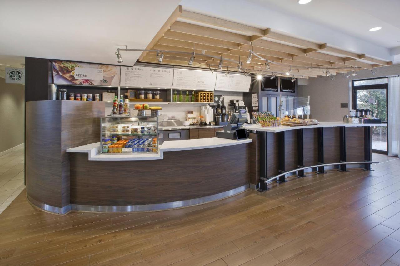| Courtyard by Marriott Somerset