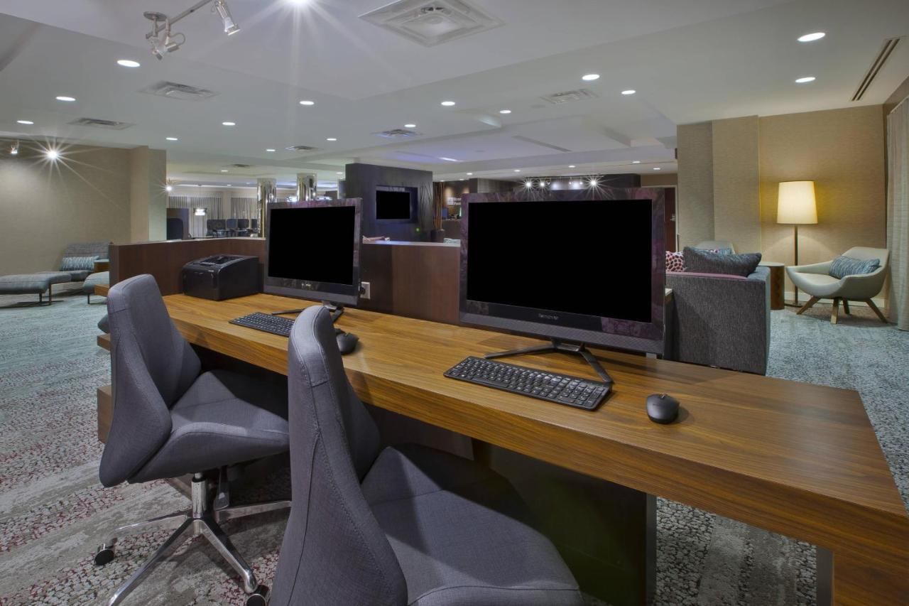| Courtyard by Marriott Somerset